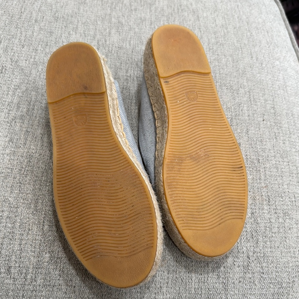 Soludos Espadrilles with Lemon Embroidery whimsical fruit print pattern - Picture 2 of 5